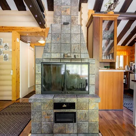 Succa - Sauna & Fireplace - Near Slopes Apartment